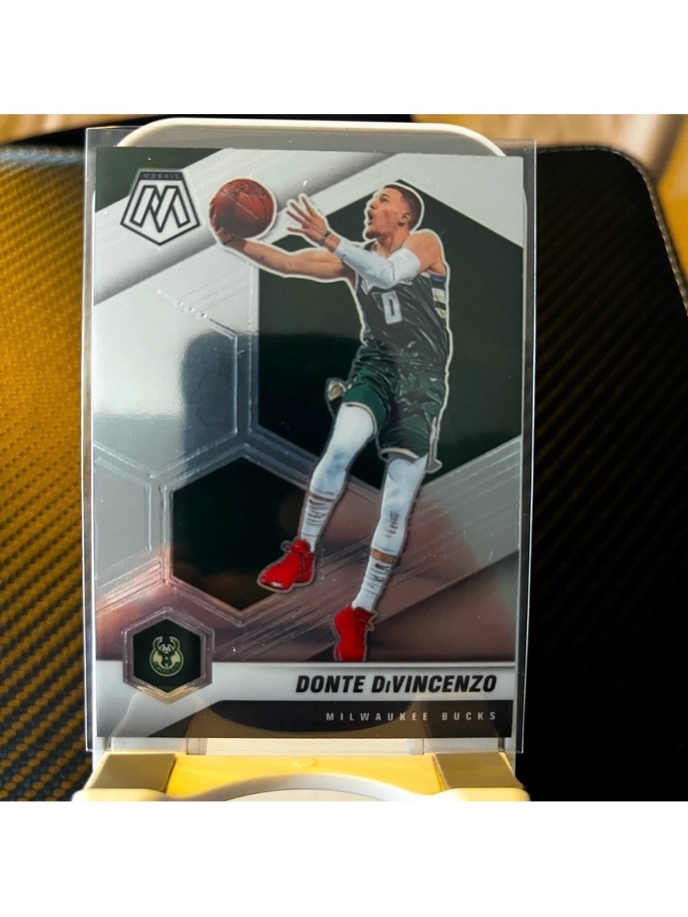 Milwaukee Bucks 2020-2021 Donte DiVincenzo Panini Mosaic #13 NBA Trading Card